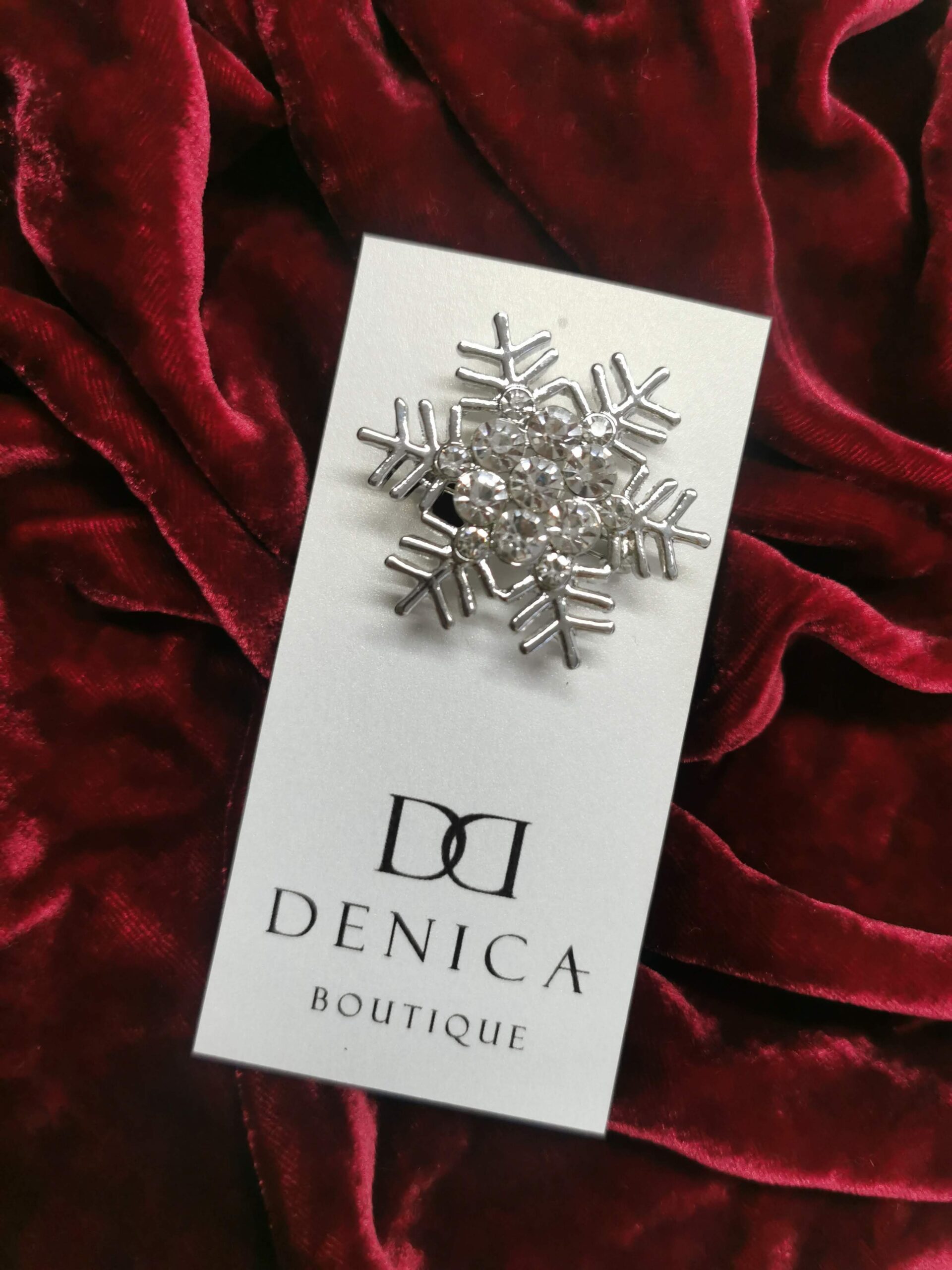 Брошка „Снежинка“ – Деница Бутик