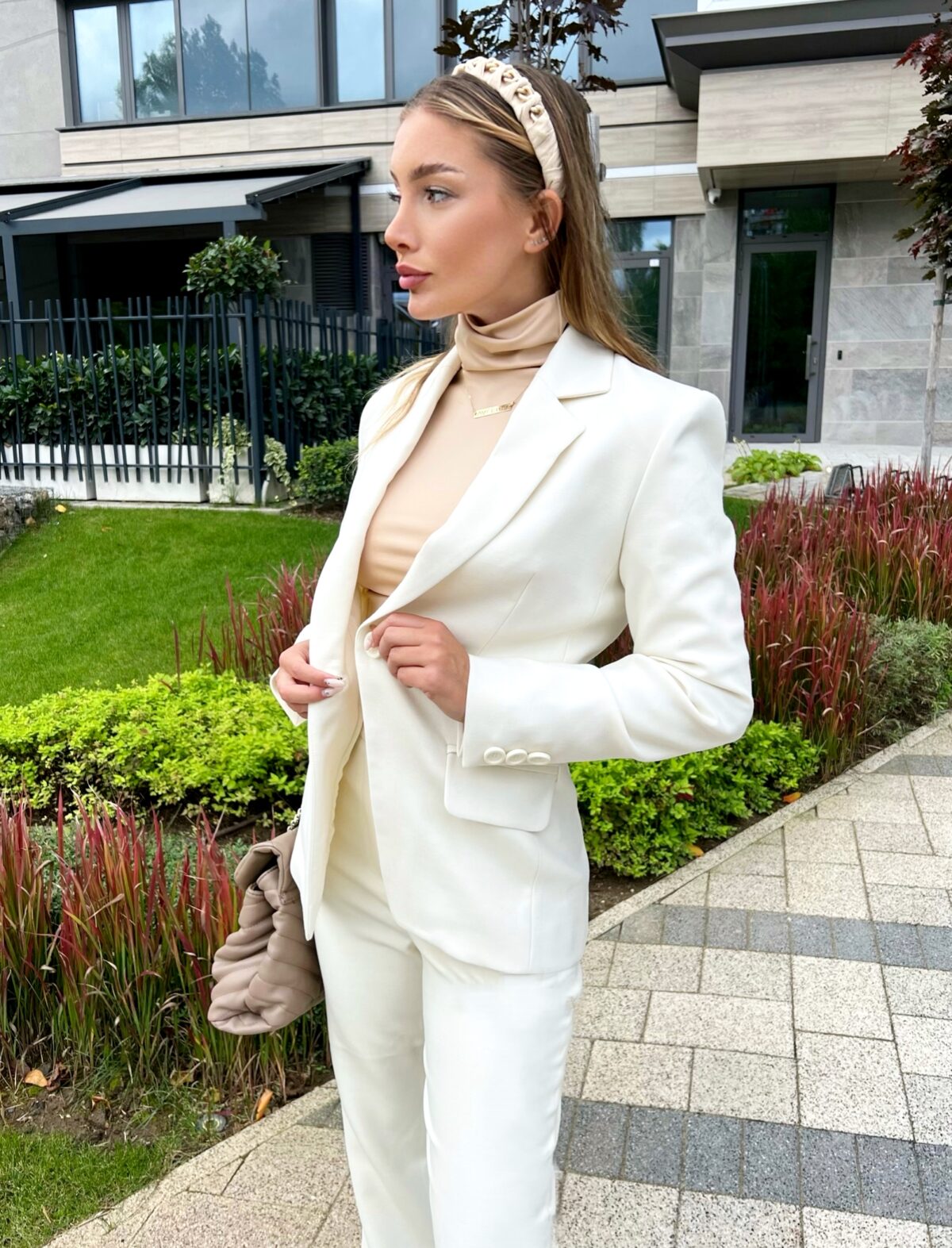 39DDE28D-72F5-4ADC-947A-0F86FE744F6D