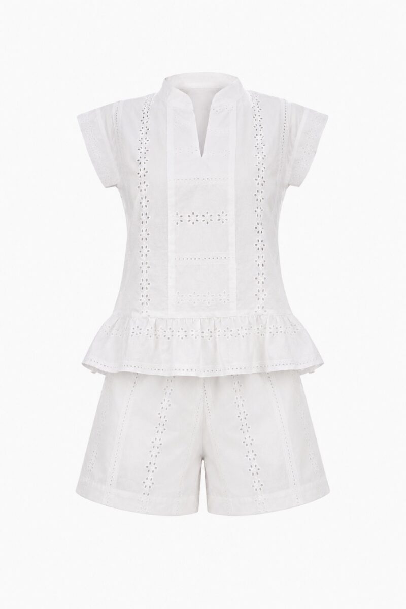 Дамски сет SUMMER GARDEN с къси панталонки от бяла рязана бродерия